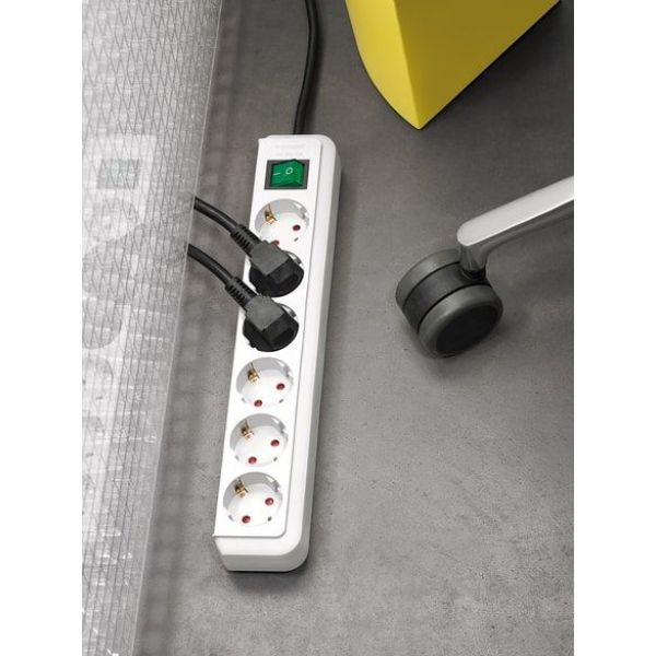 Base múltiple Eco-Line blanca con interruptor (6 tomas y 3 m)