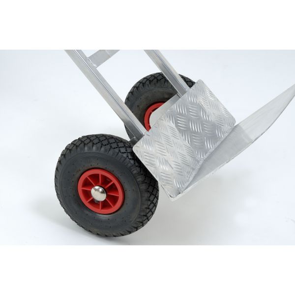 Carretilla aluminio ruedas neumáticas y pala fija (250 kg)